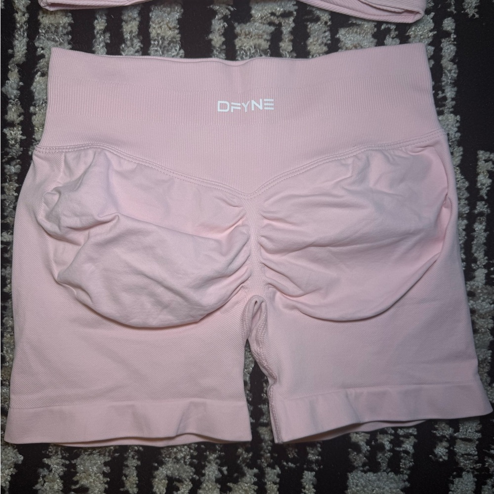 DFYNE pink workout set - Picture 3 of 5
